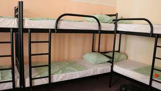 Хостелы Enjoy Hostel Kyiv Киев Спальное место на двухъярусной кровати в общем номере для мужчин и женщин-7