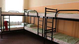 Хостелы Enjoy Hostel Kyiv Киев Спальное место на двухъярусной кровати в общем номере для мужчин и женщин-8