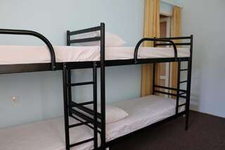 Хостелы Enjoy Hostel Kyiv Киев Кровать в общем номере для мужчин и женщин с 10 кроватями-3